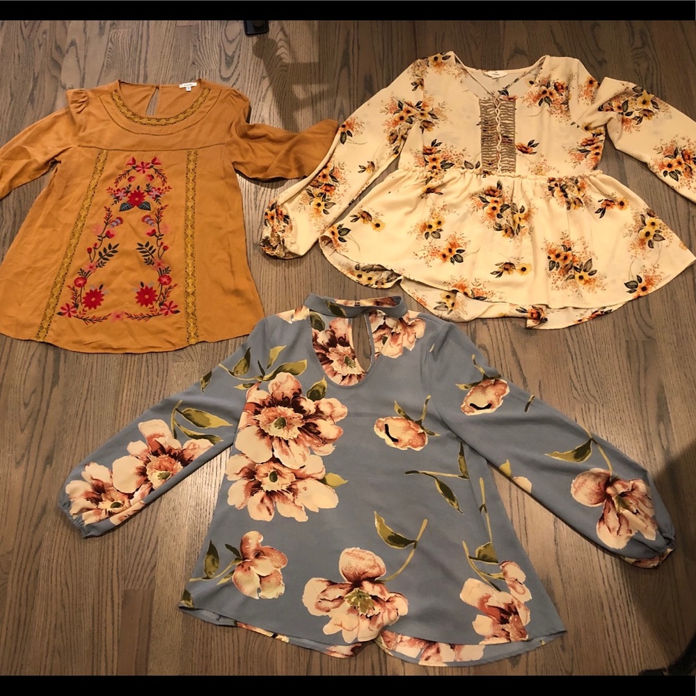 Bundle of 3 boutique shirts! Size small!